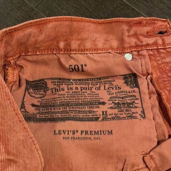 Levi's 501 high waisted button-fly shorts in baked clay, pink size 24 waist - Picture 7 of 8